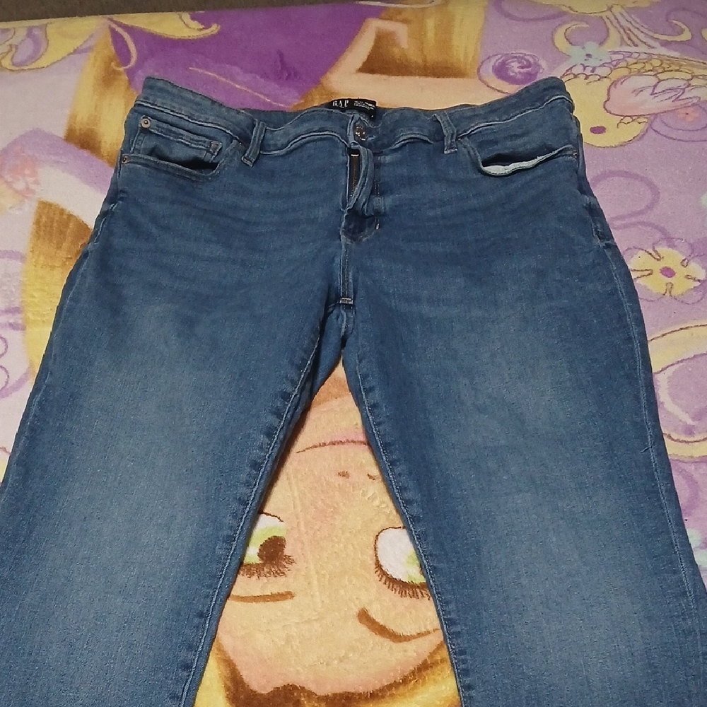 GAP Women's Skinny Jeans in Medium Blue Wash